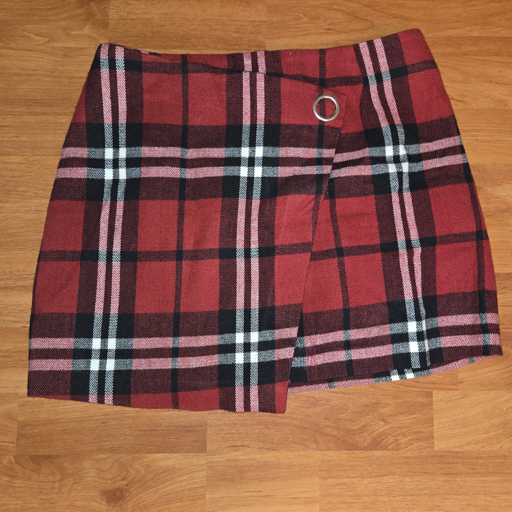 H&M Red Black Mini Wrap Skirt Casual